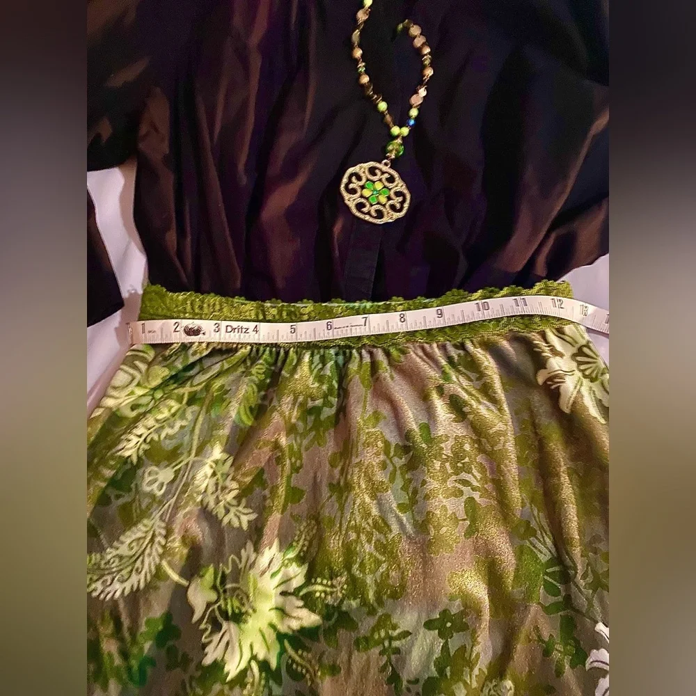 FLORAL A-LINE SHIMMER SKIRT | Shimmery Floral A-line Skirt | Women’s Size 6 - Picture 8 of 11